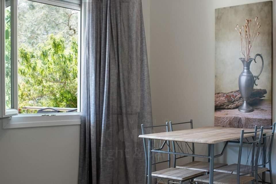 Mougkrasstudio Apartment Skala Rachoni  Bagian luar foto