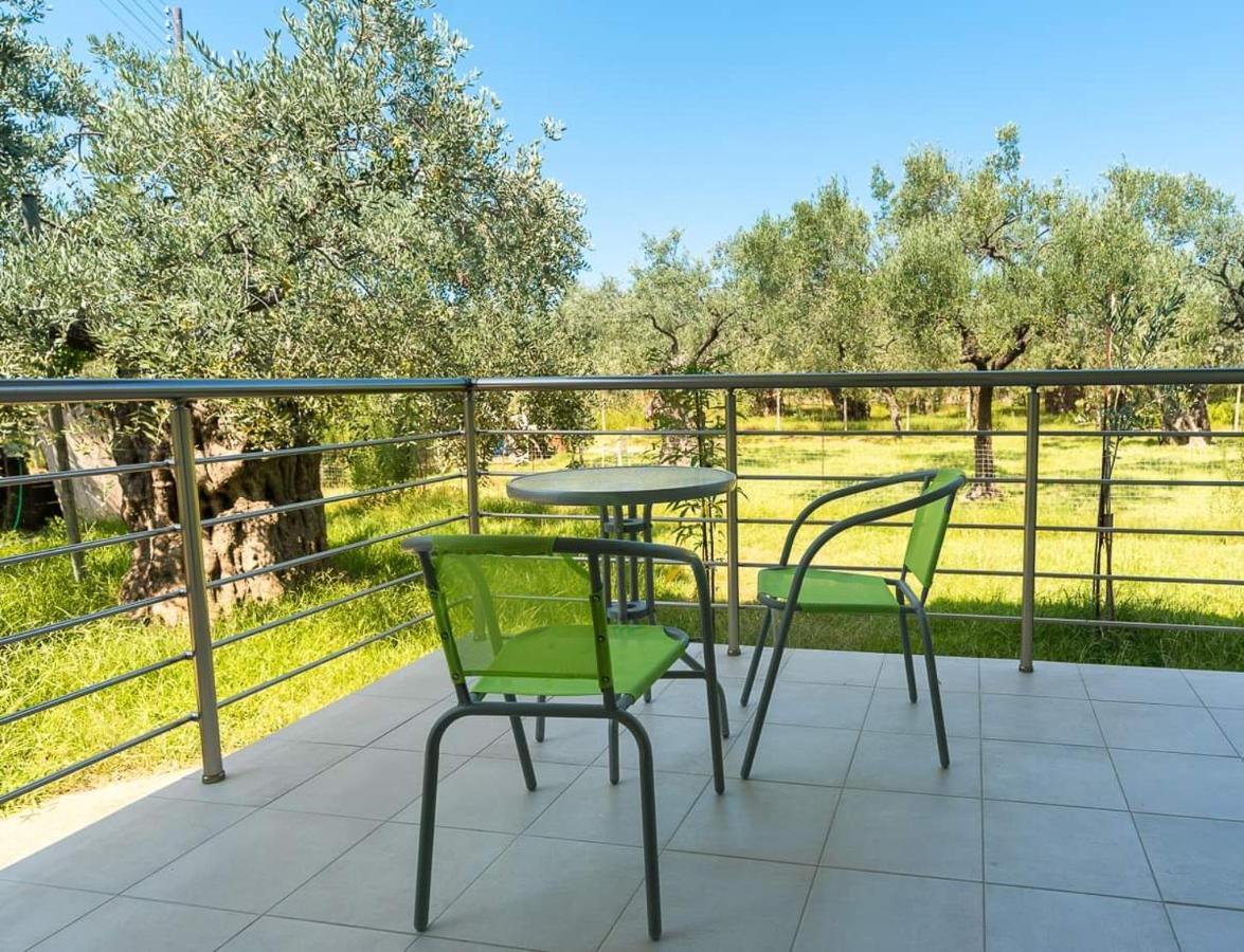 Mougkrasstudio Apartment Skala Rachoni  Bagian luar foto