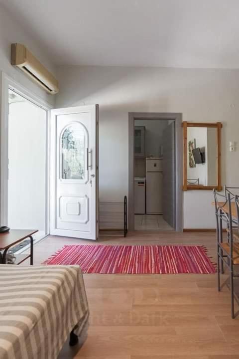 Mougkrasstudio Apartment Skala Rachoni  Bagian luar foto