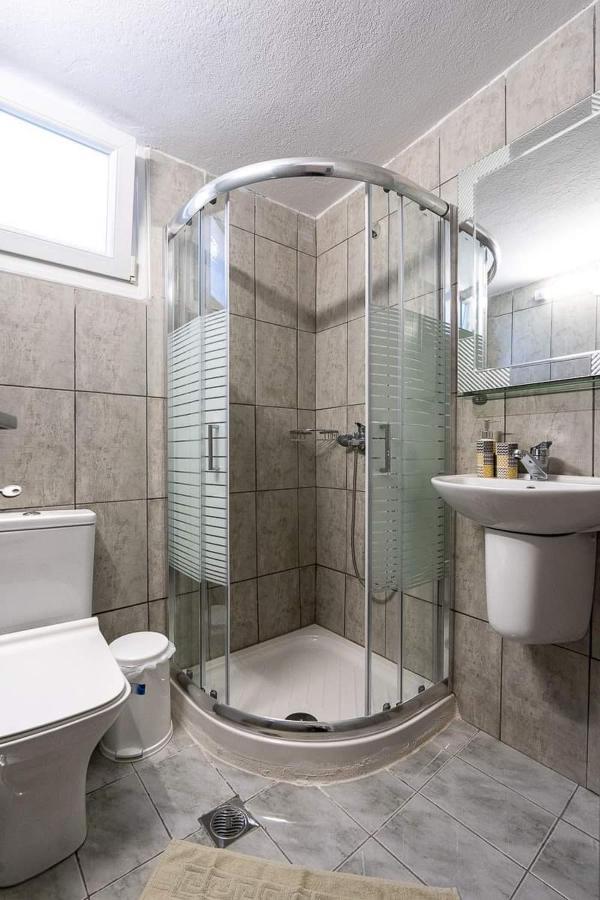 Mougkrasstudio Apartment Skala Rachoni  Bagian luar foto