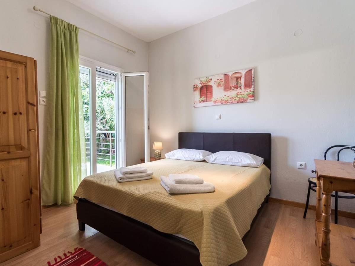 Mougkrasstudio Apartment Skala Rachoni  Bagian luar foto